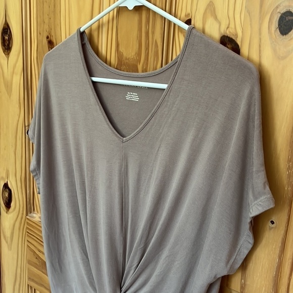 American Eagle Outfitters Twisted Front Top - Picture 2 of 7